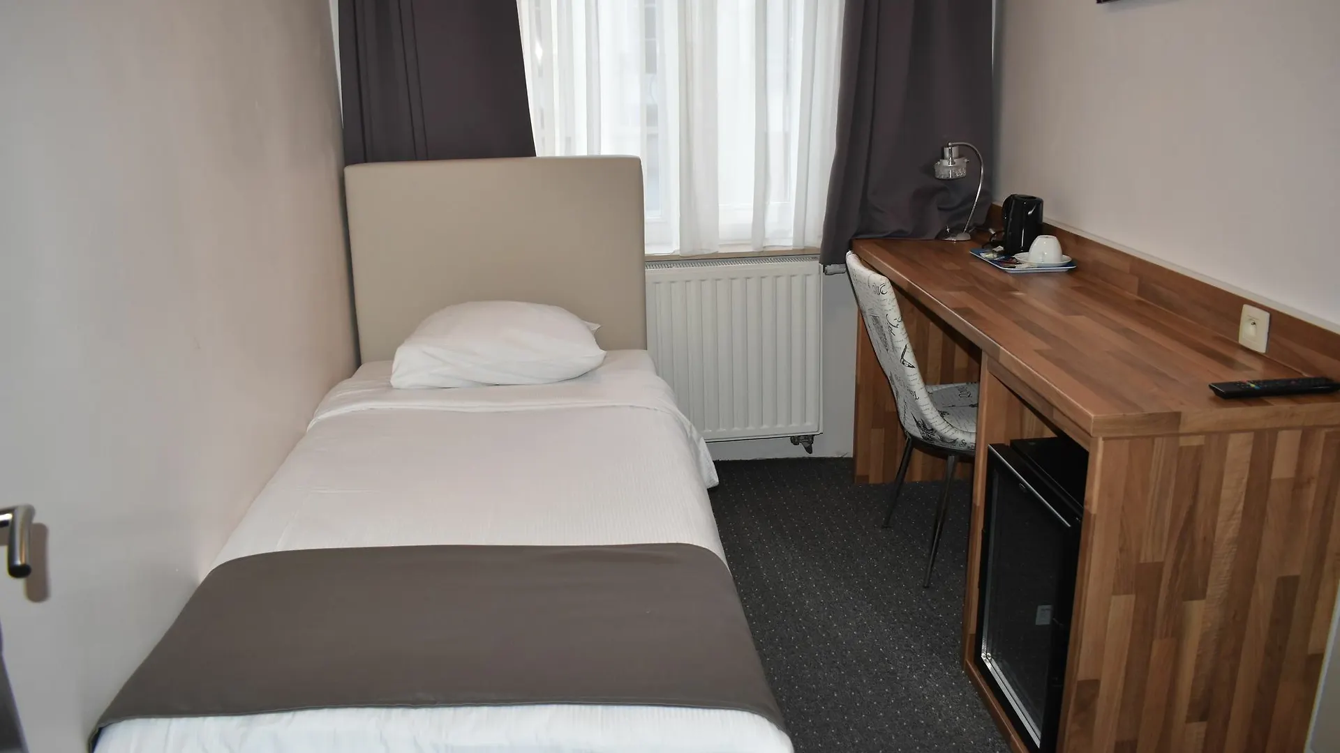 Hotel Meribel Saint-Josse-ten-Noode  بروكسل